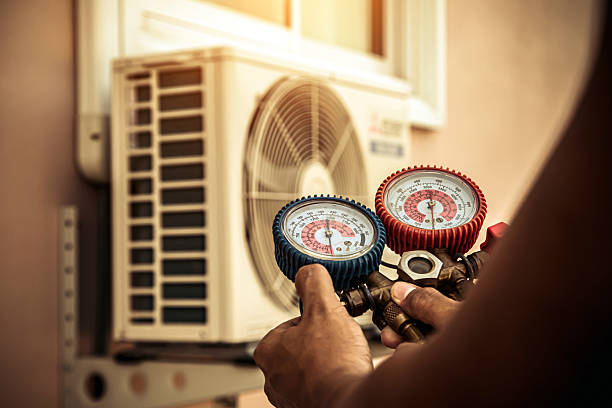 Professional Hvac technician working in Vinton, VA